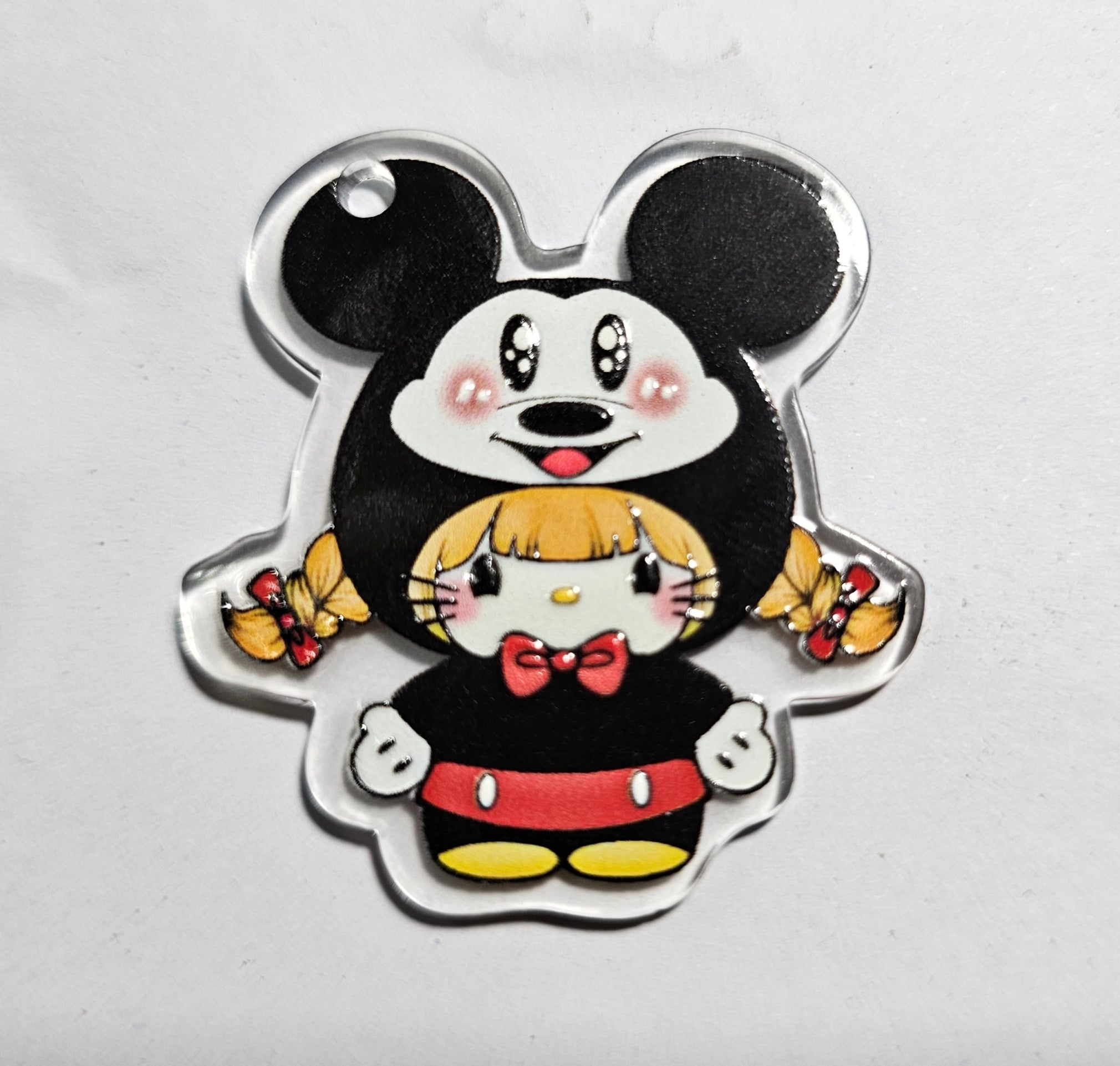 Tag Colgante de Acrílico Hello Kitty y Mickey | Alto Relieve, para Llaveros, Mochilas y Proyectos DIY