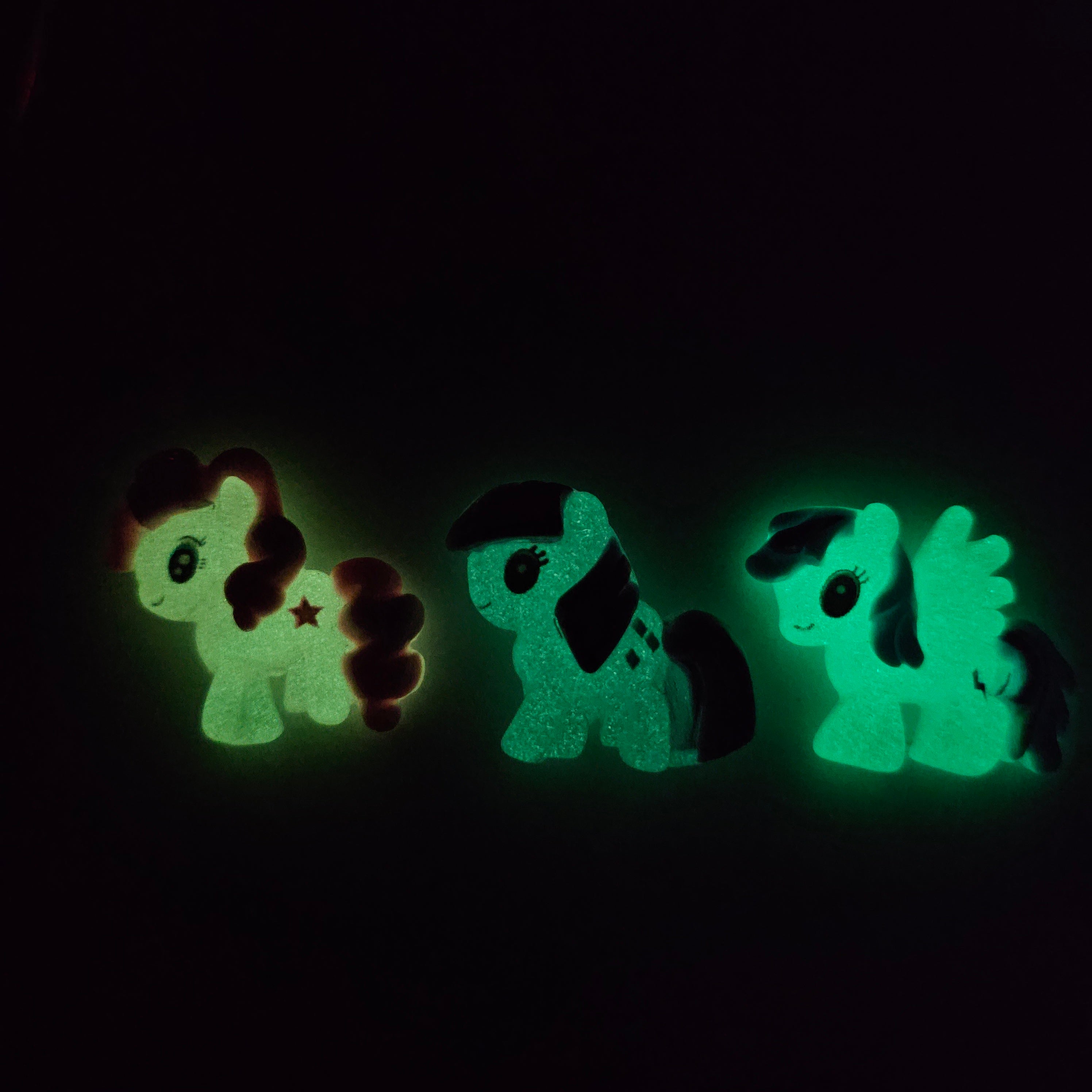 Aplique My Little Pony Brillante en la Oscuridad | Rosa, Morado o Azul, para Pijamas, Mochilas y Decoración