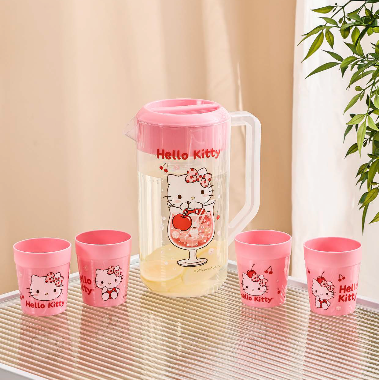Set Jarra + 4 Vasos Hello Kitty - Kuromi 2L | Policarbonato, Licencia Oficial, para Fiestas y Colección