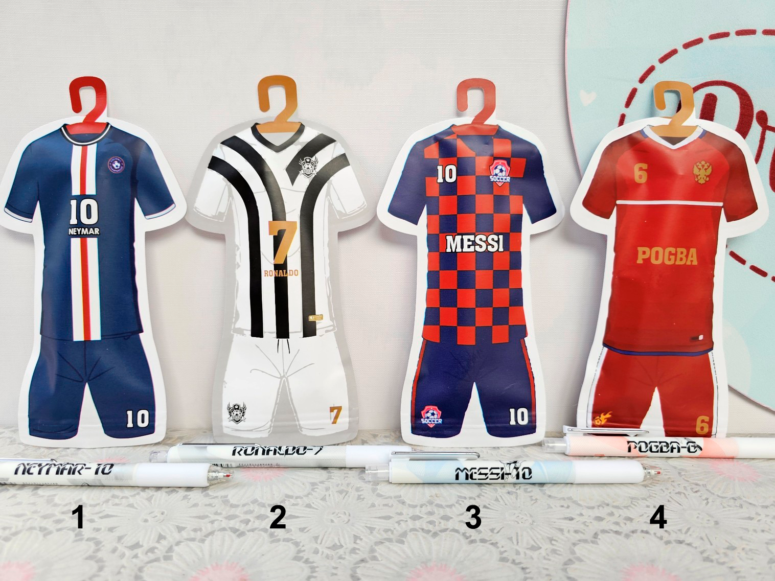 Bolígrafos Sorpresa con Bolsita de Prenda | 4 Diseños, Punta 0.5mm Negro