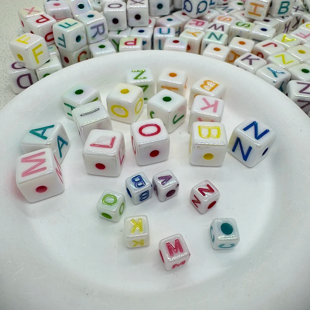 Cubo con letras super grande