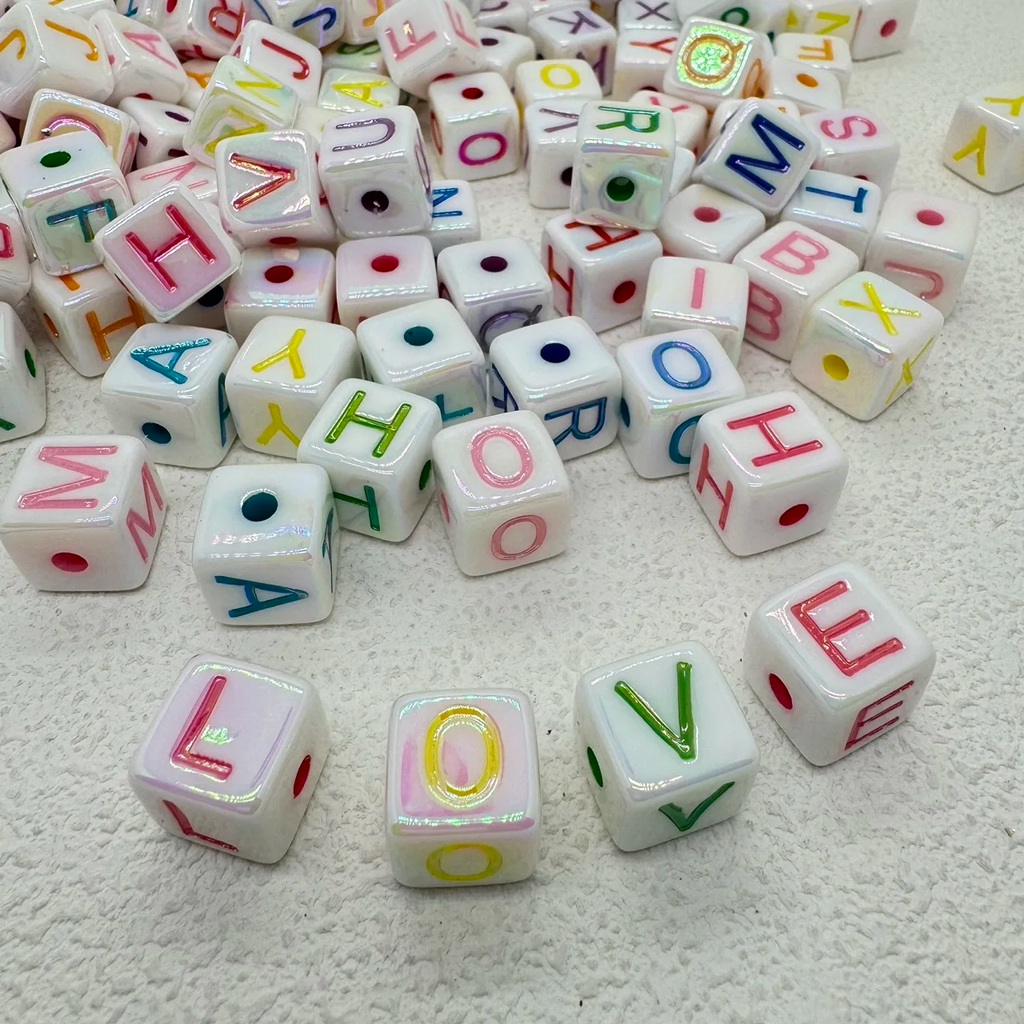 Cubo con letras super grande