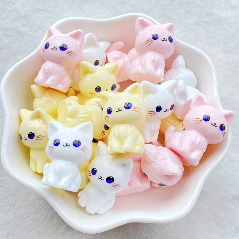 Mini Gatitos 3D de Resina | 2 cm Sentaditos | Colores: Blanco, Rosa, Amarillo