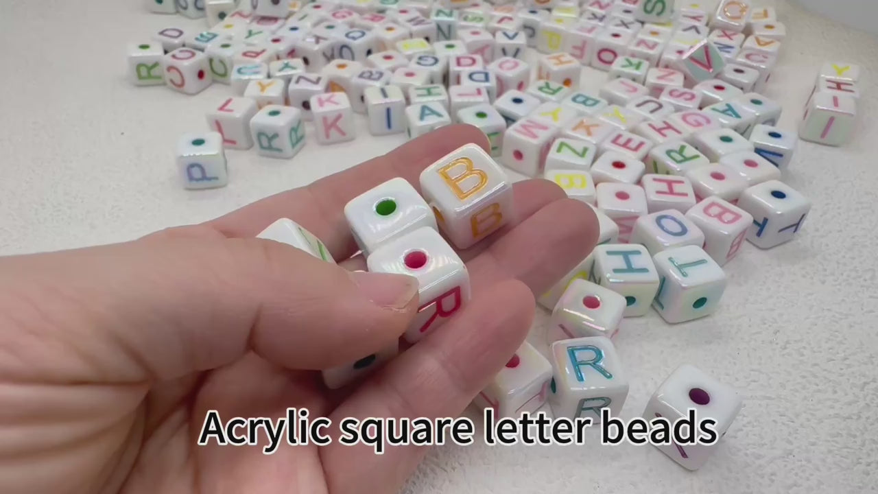 Cubo con letras super grande