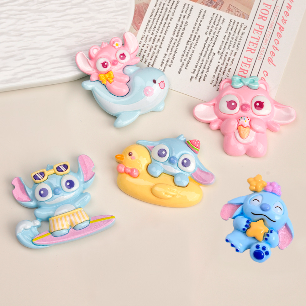Apliques Gigantes de Resina 3D | Hasta 6 cm | Sets de Stitch, Pooh y Bob Esponja | 5 Apliques por Set